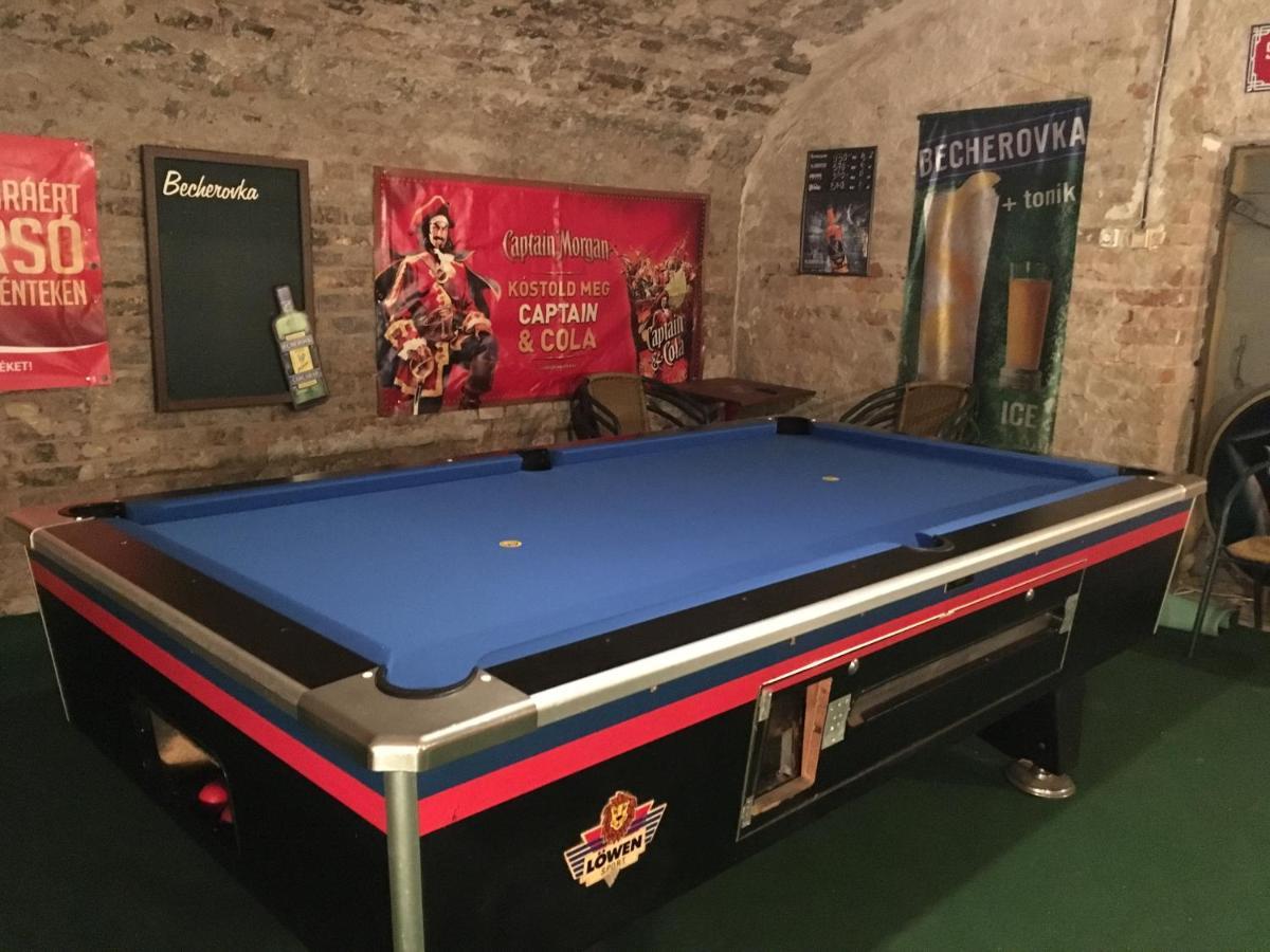Whole Basement Former Pub2 For Stag Do, Men'S Cave Budapest Exterior photo